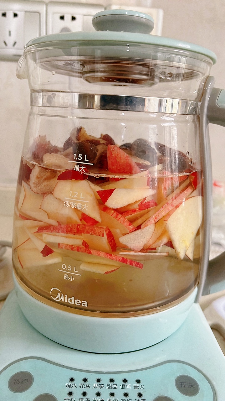 冬日暖身水果茶的做法 步骤3