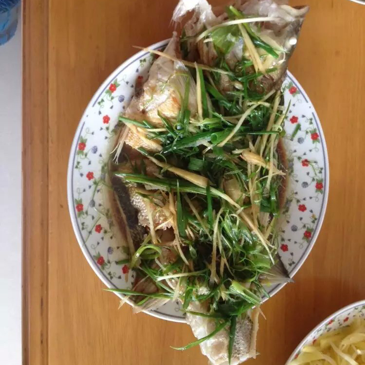 豉油清蒸鱼 清蒸鲈鱼