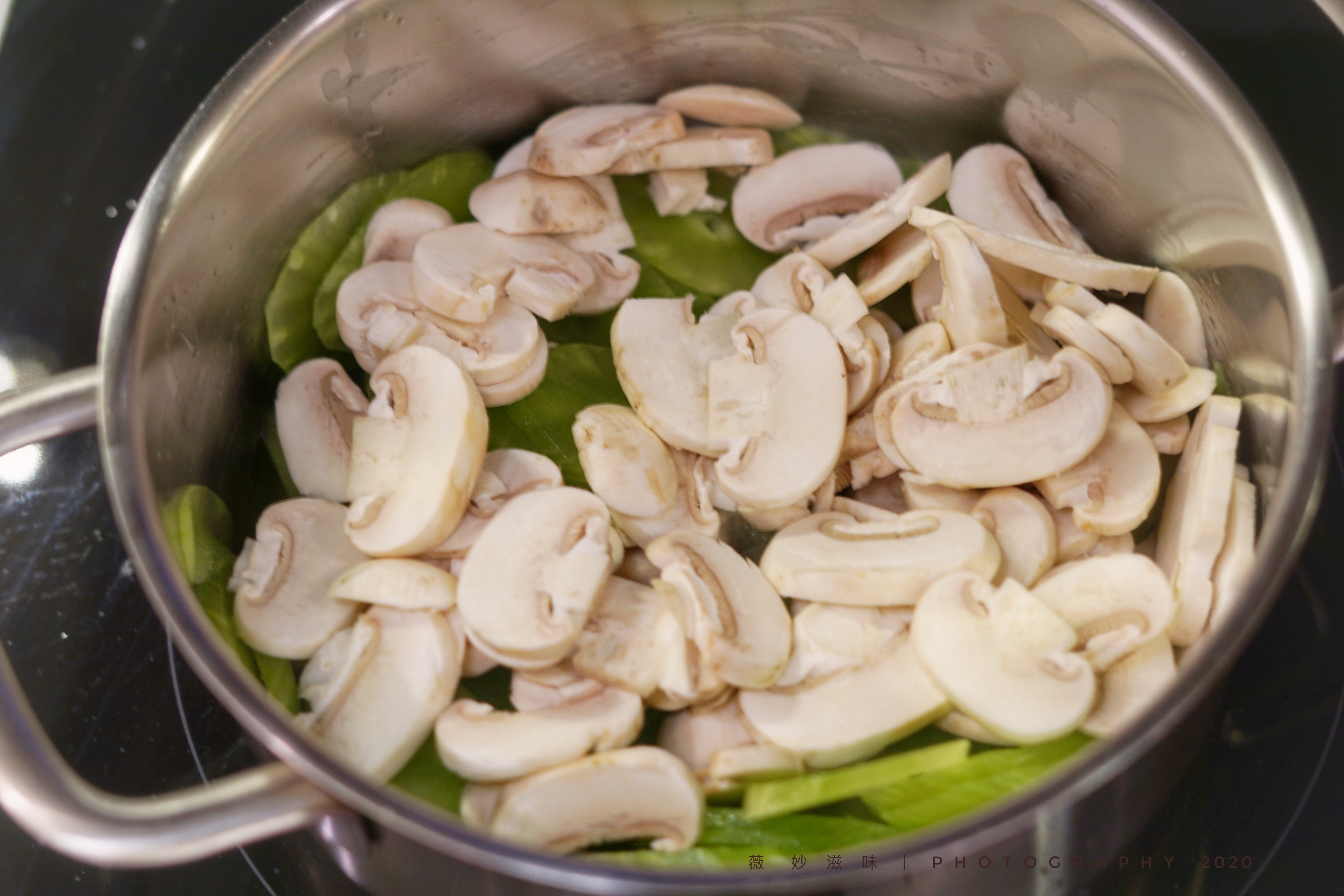 营养又健康的莴苣磨菇汤～的做法 步骤4