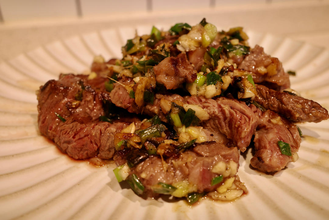 盐葱酱烤和牛肉