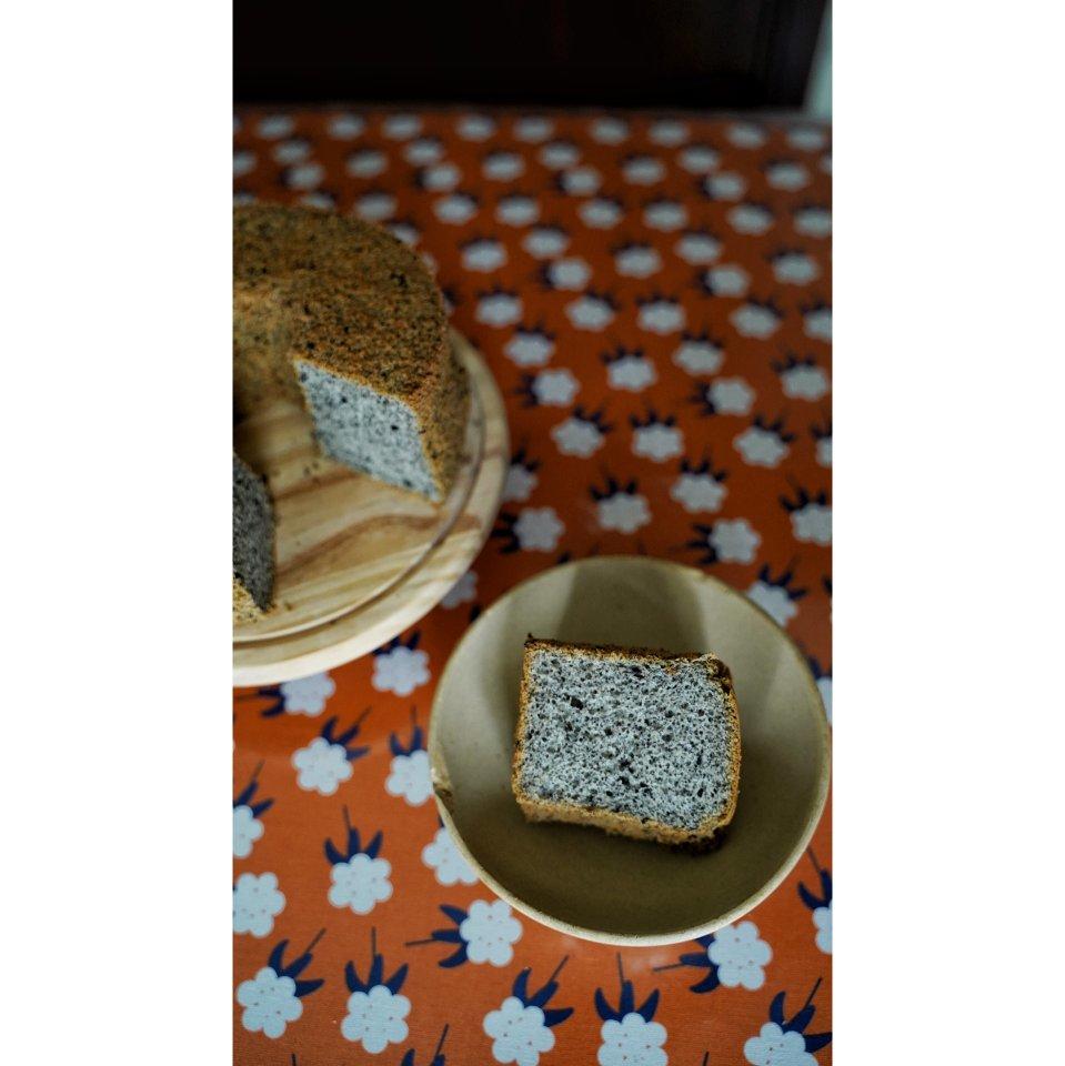 黑芝麻养生戚风蛋糕