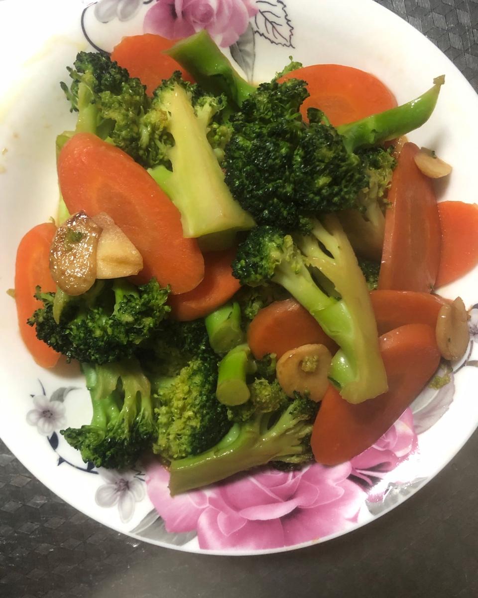 清炒胡萝卜西兰花