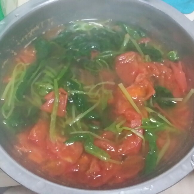 菠菜西红柿汤的做法