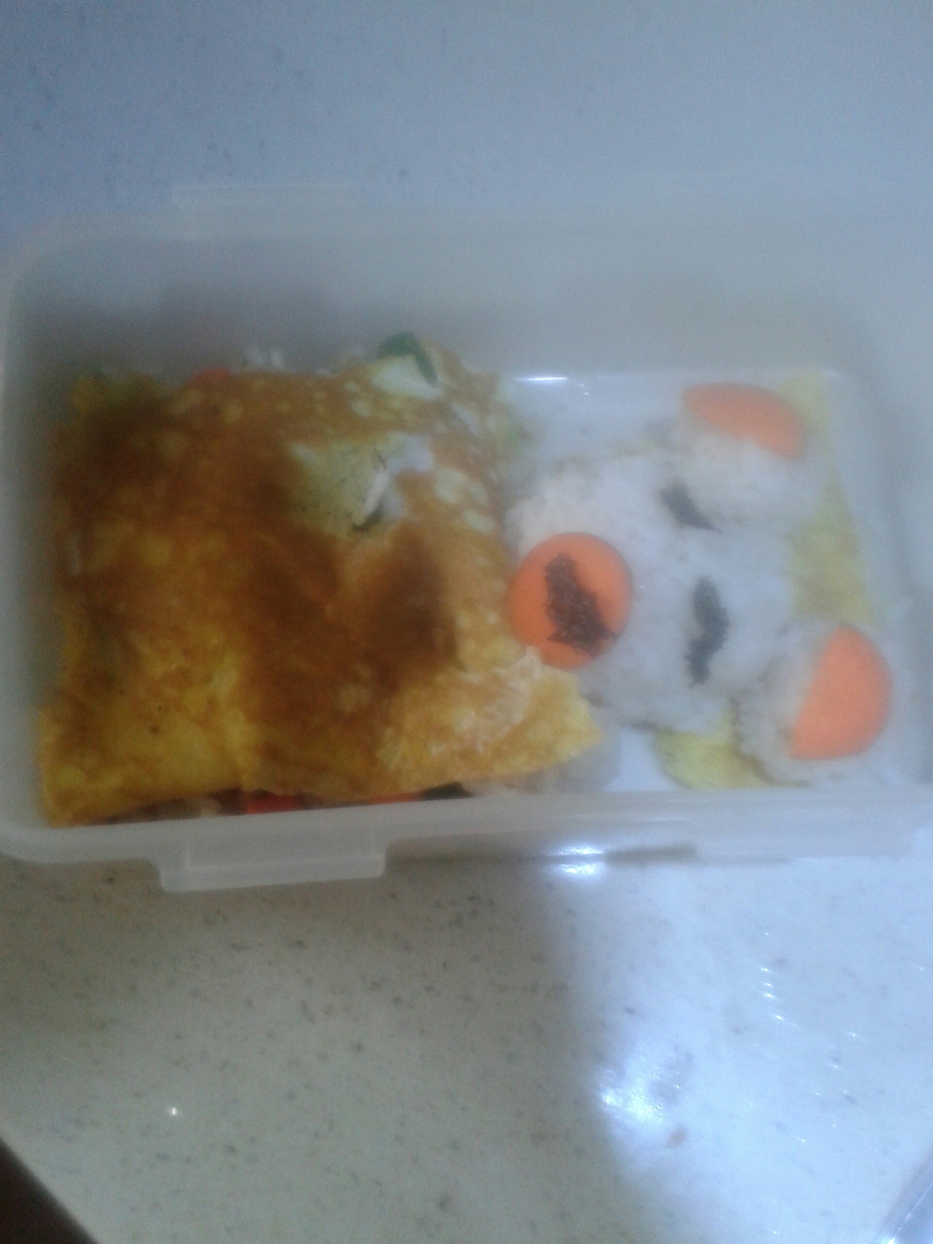 午睡的小熊蛋包饭