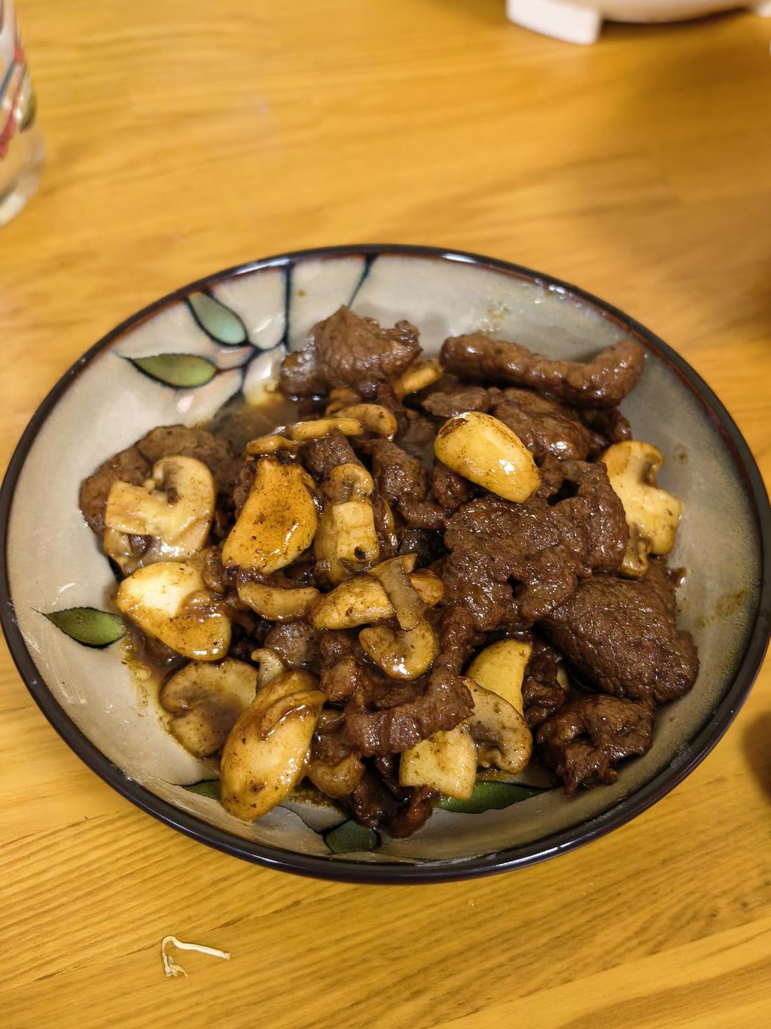 蒜香口菇牛肉粒