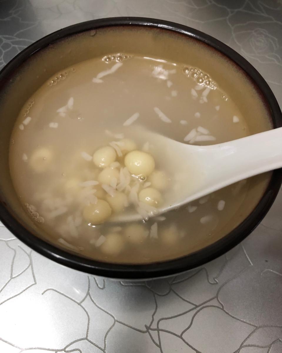 糖水鸡头米