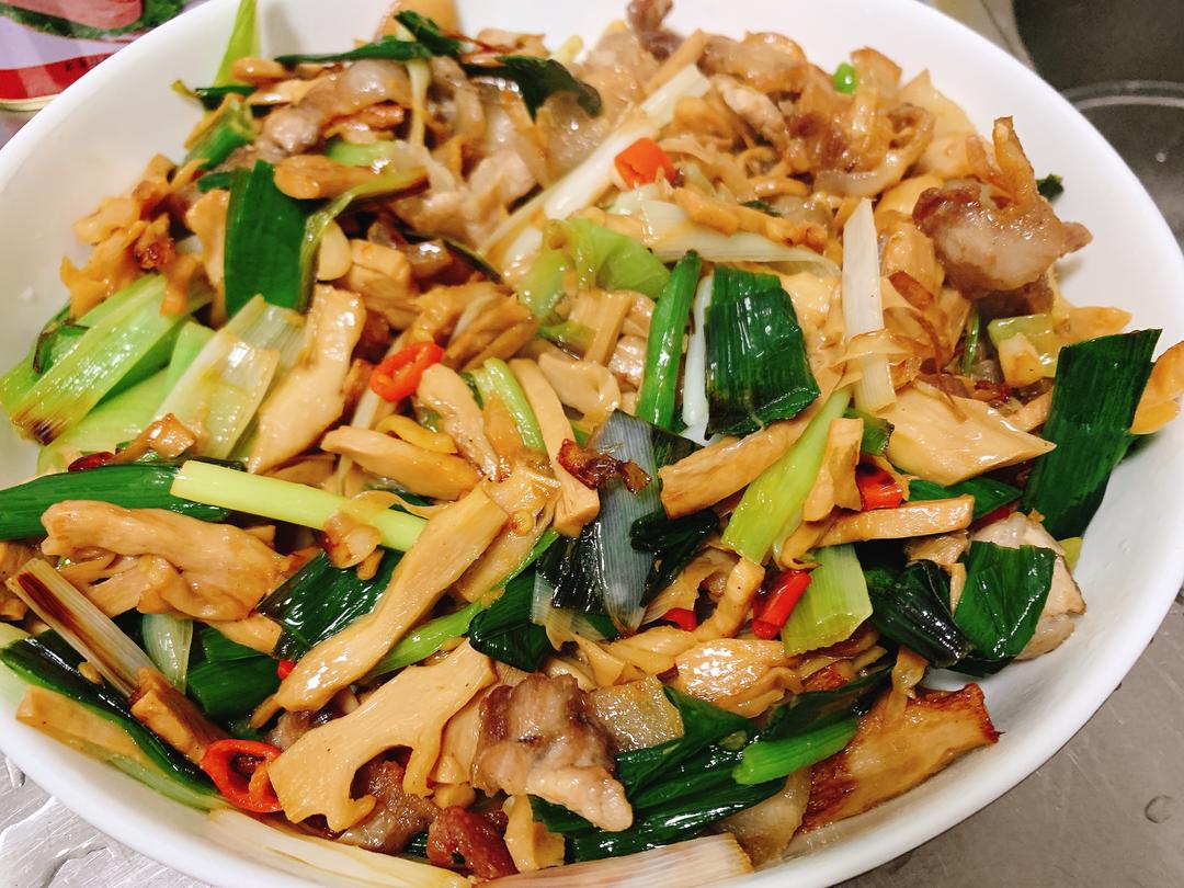 笋干回锅肉的做法