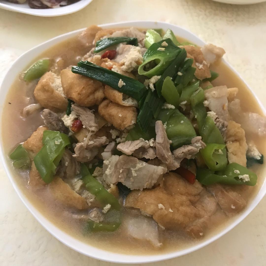 五花肉烧油豆腐
