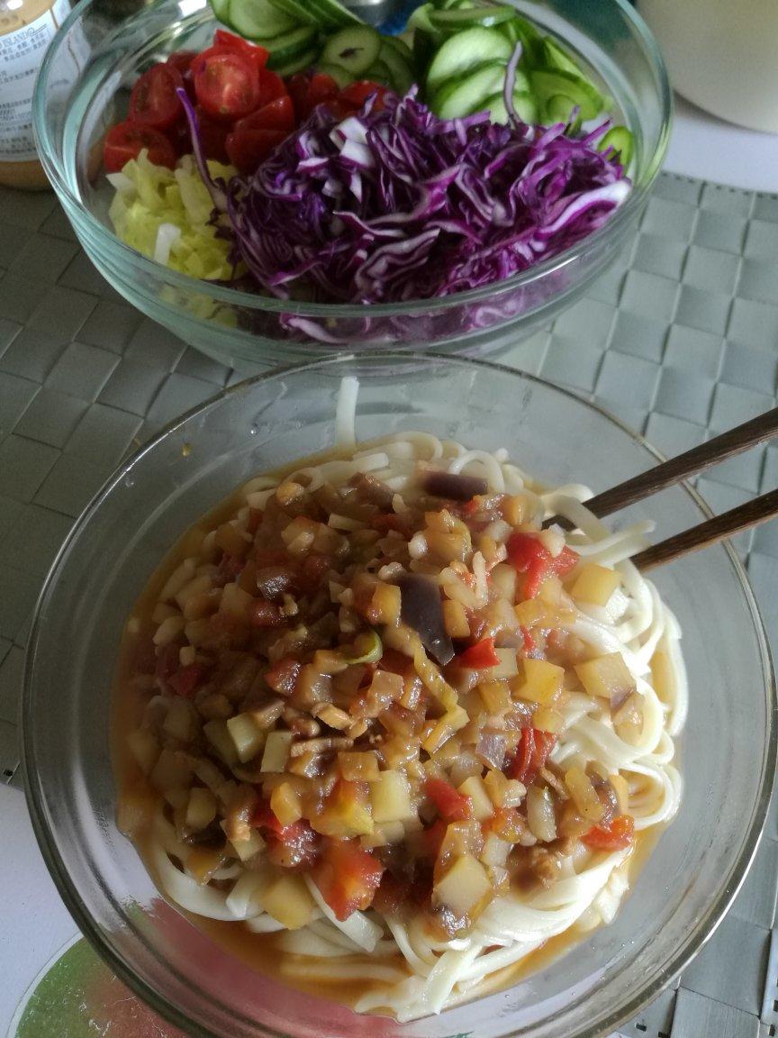 茄子肉丁打卤面