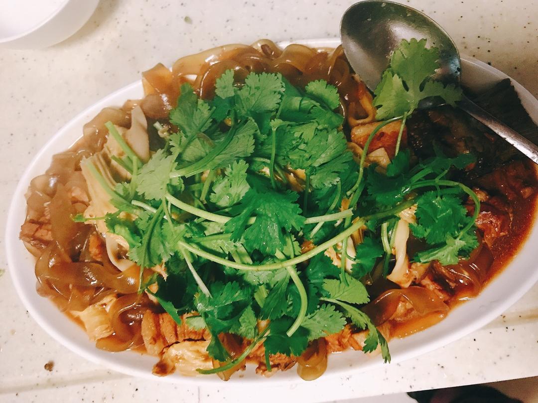 【得莫利炖鱼】东北人这样烧鱼，真豪气！