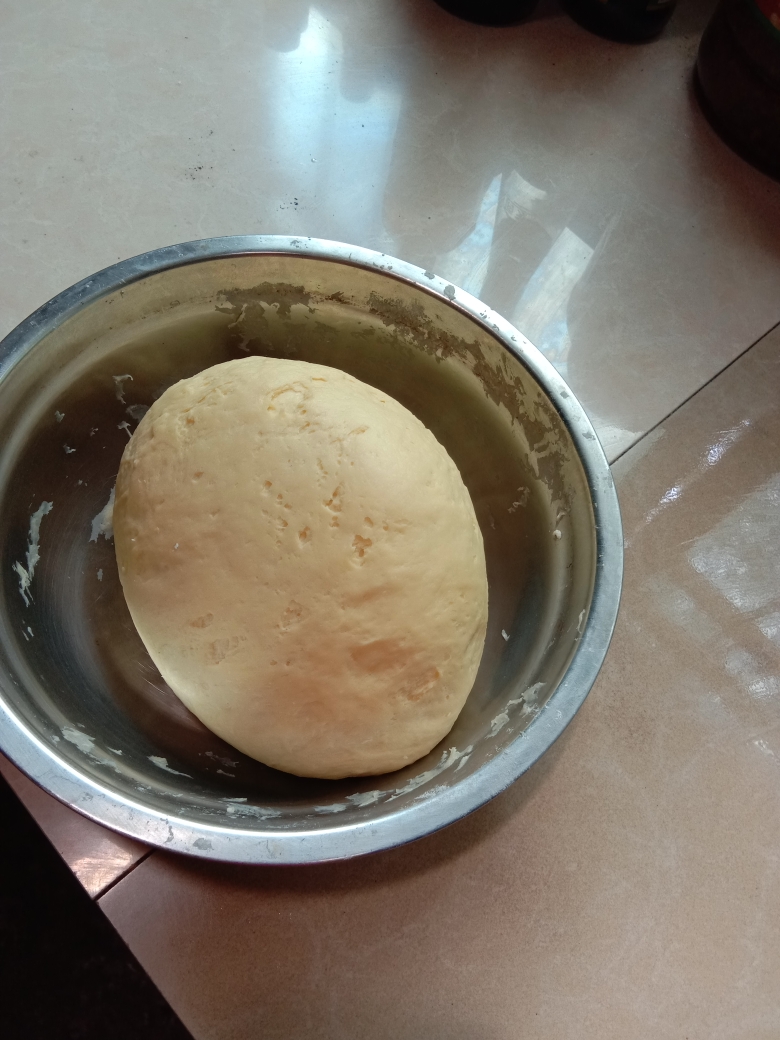 电饭煲牛角面包的做法 步骤2