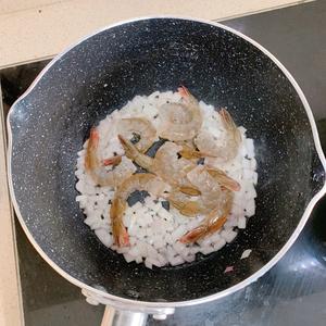 黑椒海鲜芝士焗饭的做法 步骤2