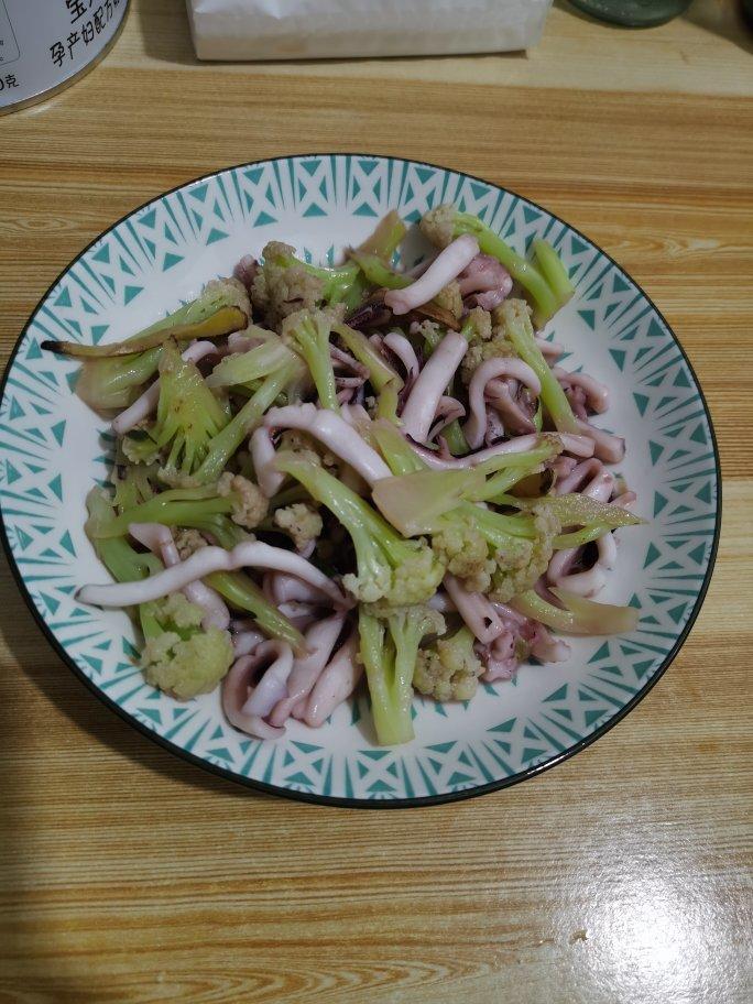 鱿鱼炒菜花
