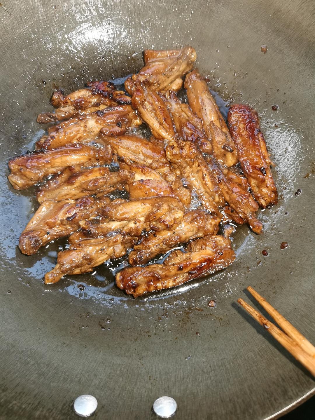 蒜香鸡翅，这才是鸡翅最好吃的做法