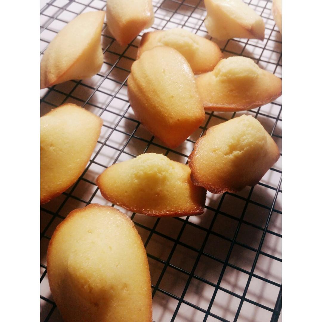 简单美味快手小点心——枫糖玛德琳