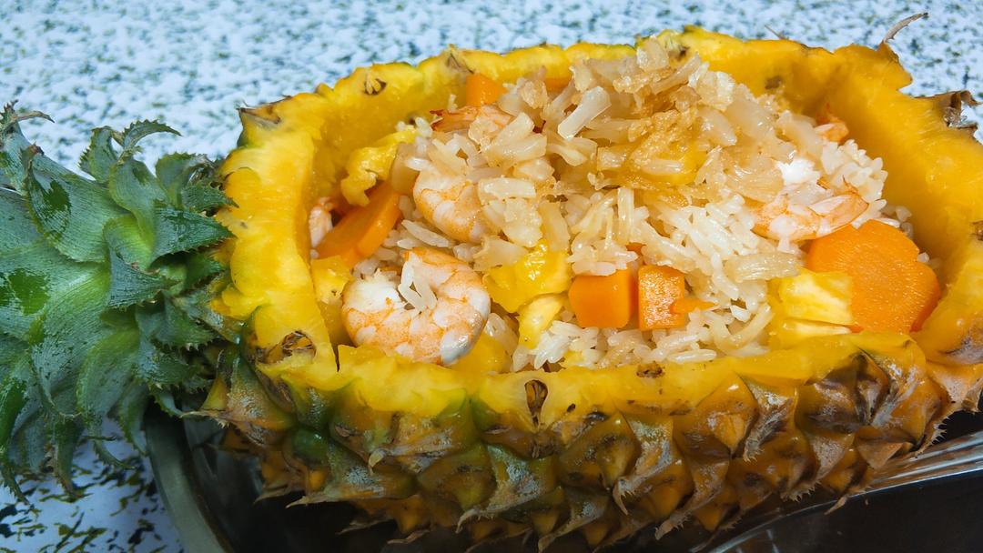 虾仁菠萝炒饭