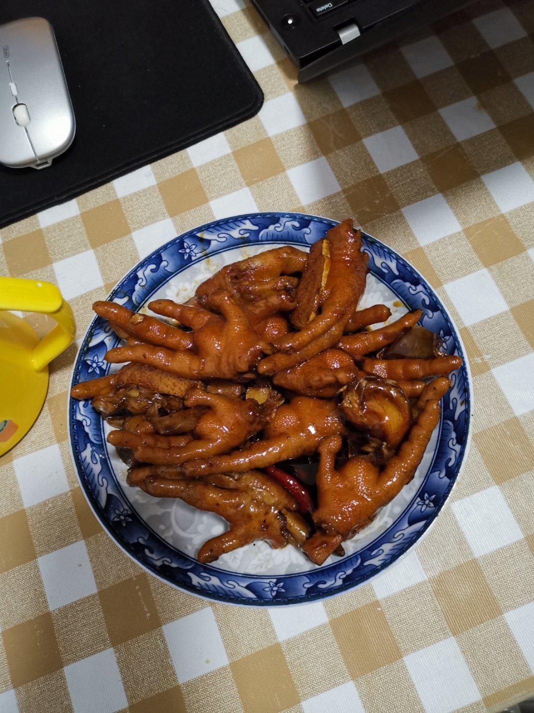 “销魂”卤鸡爪