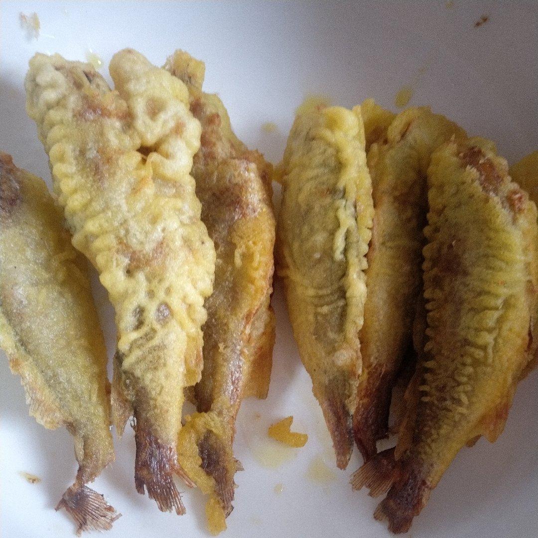 酥炸小黄花鱼