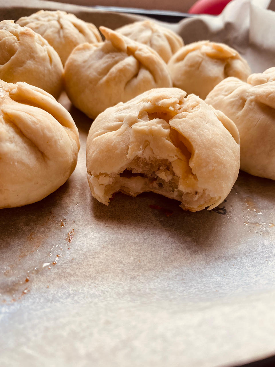 鲜肉月饼 /老婆饼 咸/甜款月饼庆贺中秋