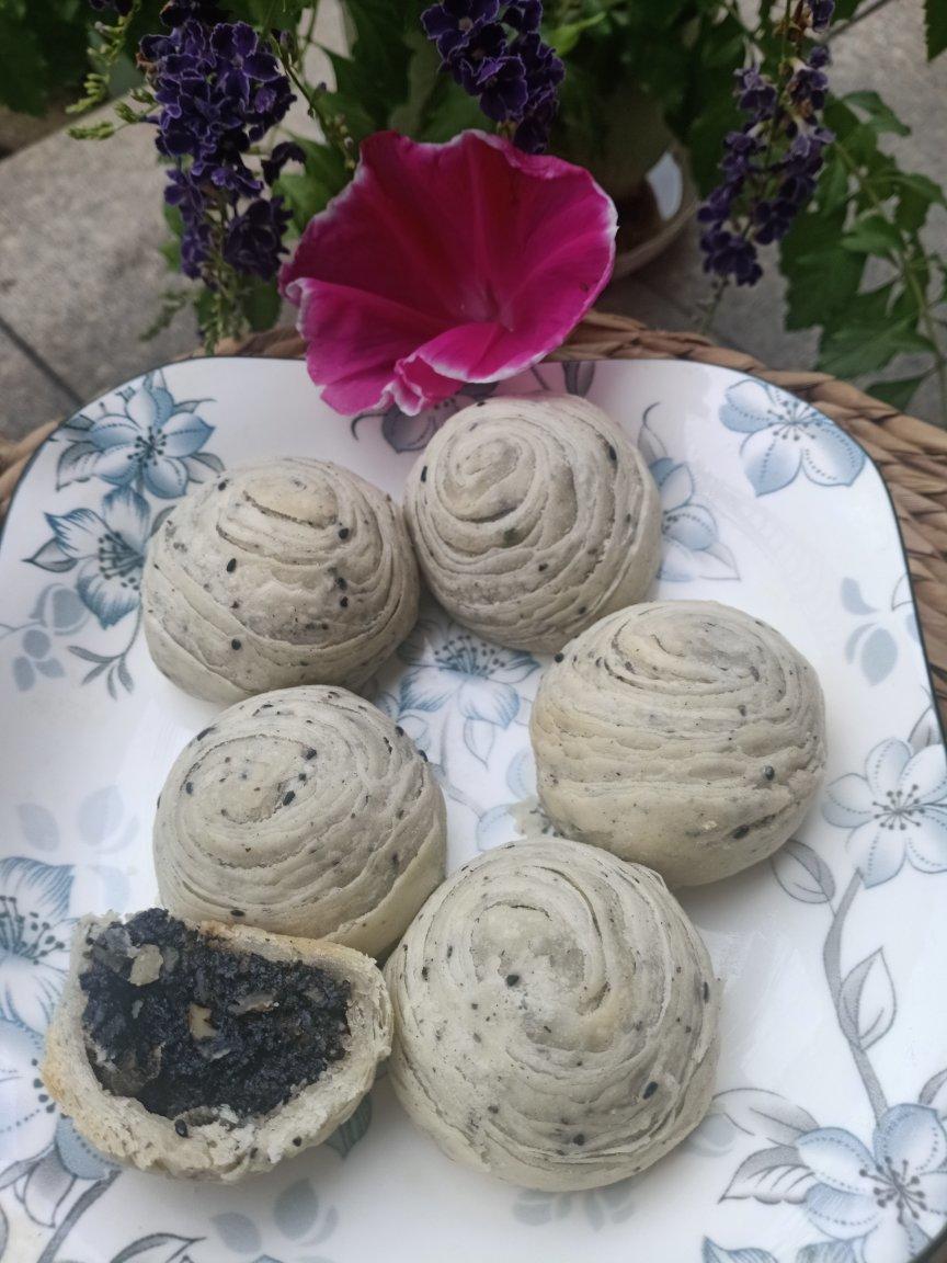 黑芝麻螺旋酥|黑金经典搭配，点心也很时尚！