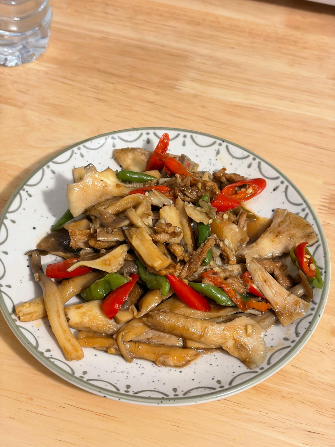青椒炒猪肚菇(食菌季)