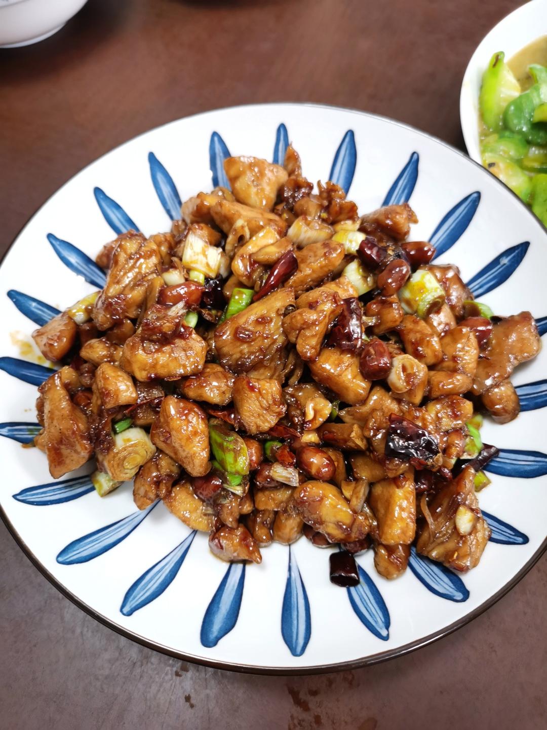 厨师长教你: “宫保鸡丁”的川味正宗做法, 一看就有食欲, 收藏了