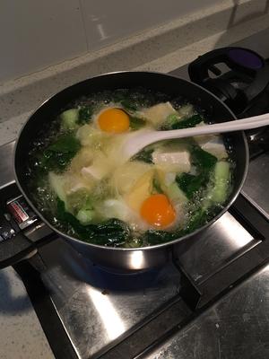 鸡蛋豆腐白菜汤的做法 步骤5