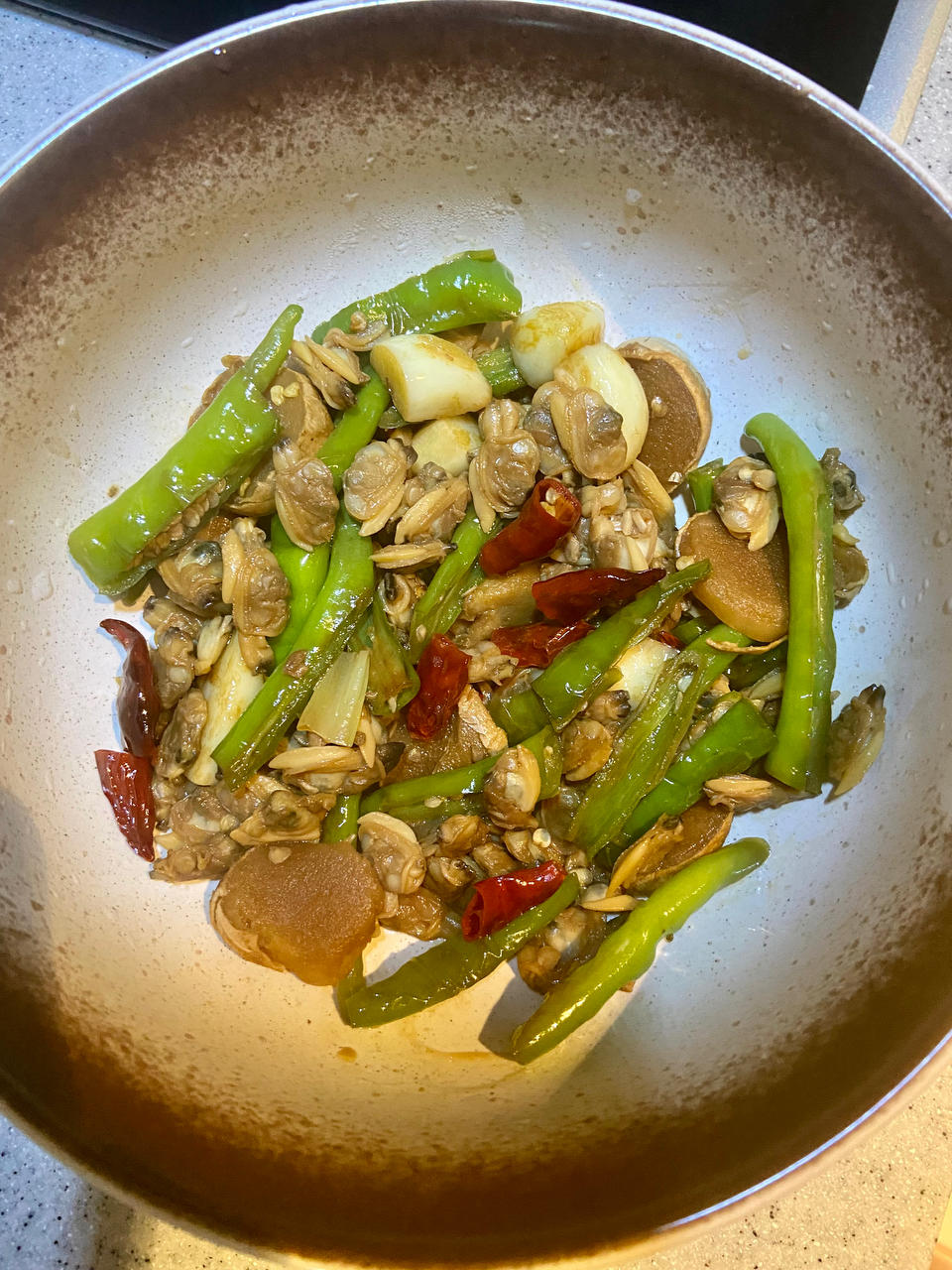 我是小喵做的爆炒蛤蜊肉