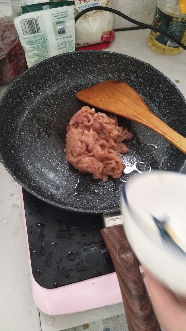 胡萝卜炒肉丝的做法 步骤6