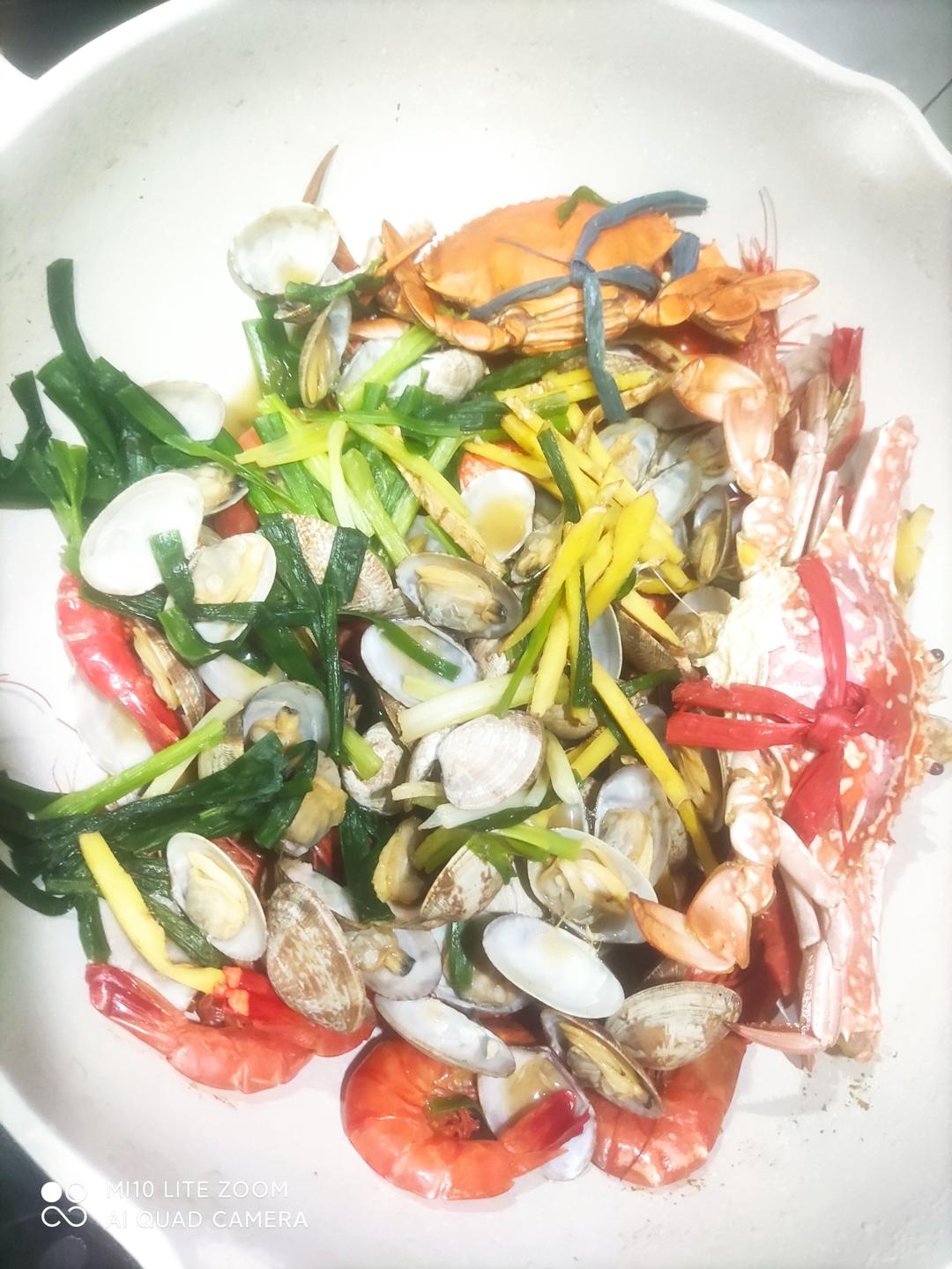 盐酒焗海鲜的做法