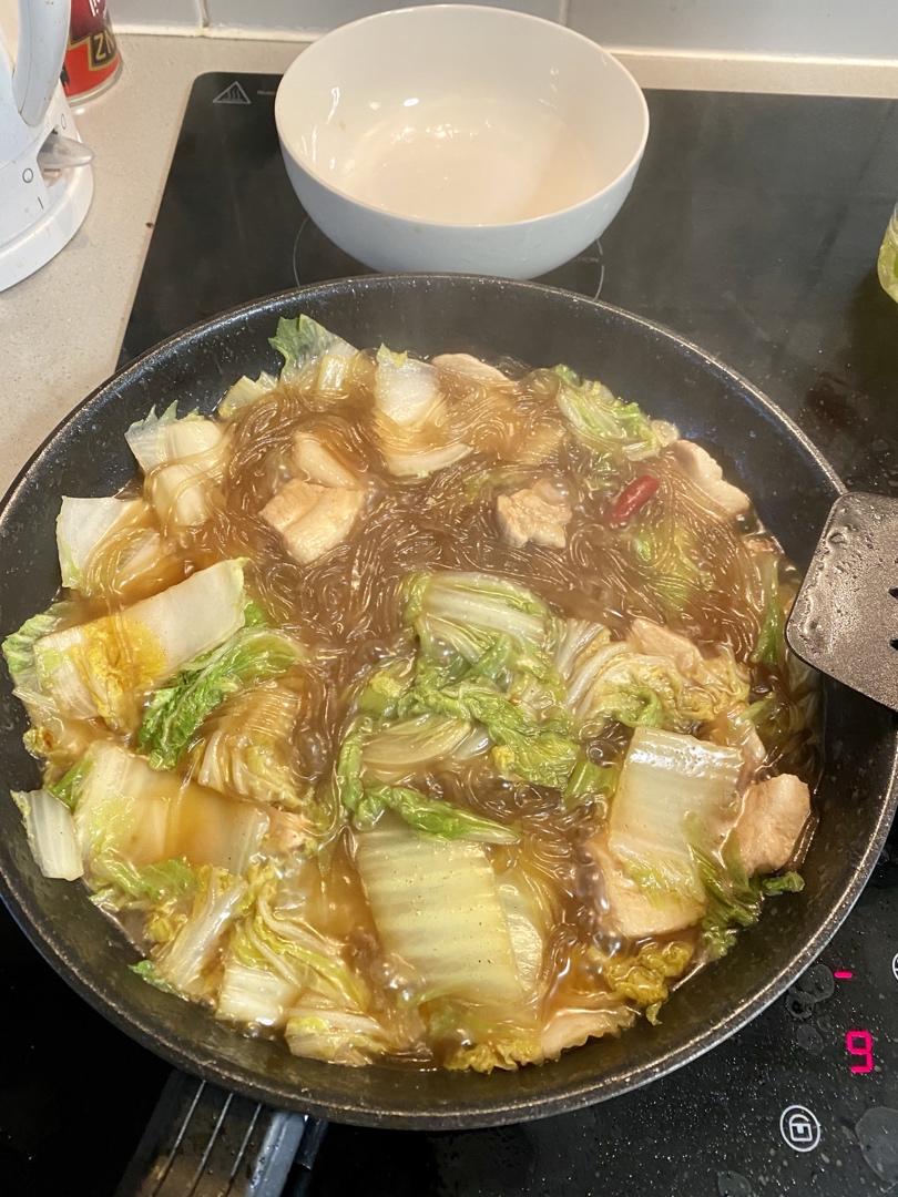 很香的白菜炖五花肉