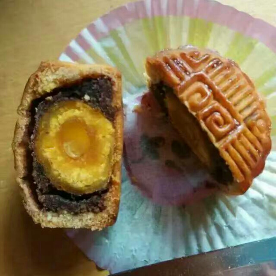 广式月饼—蛋黄莲蓉月饼
