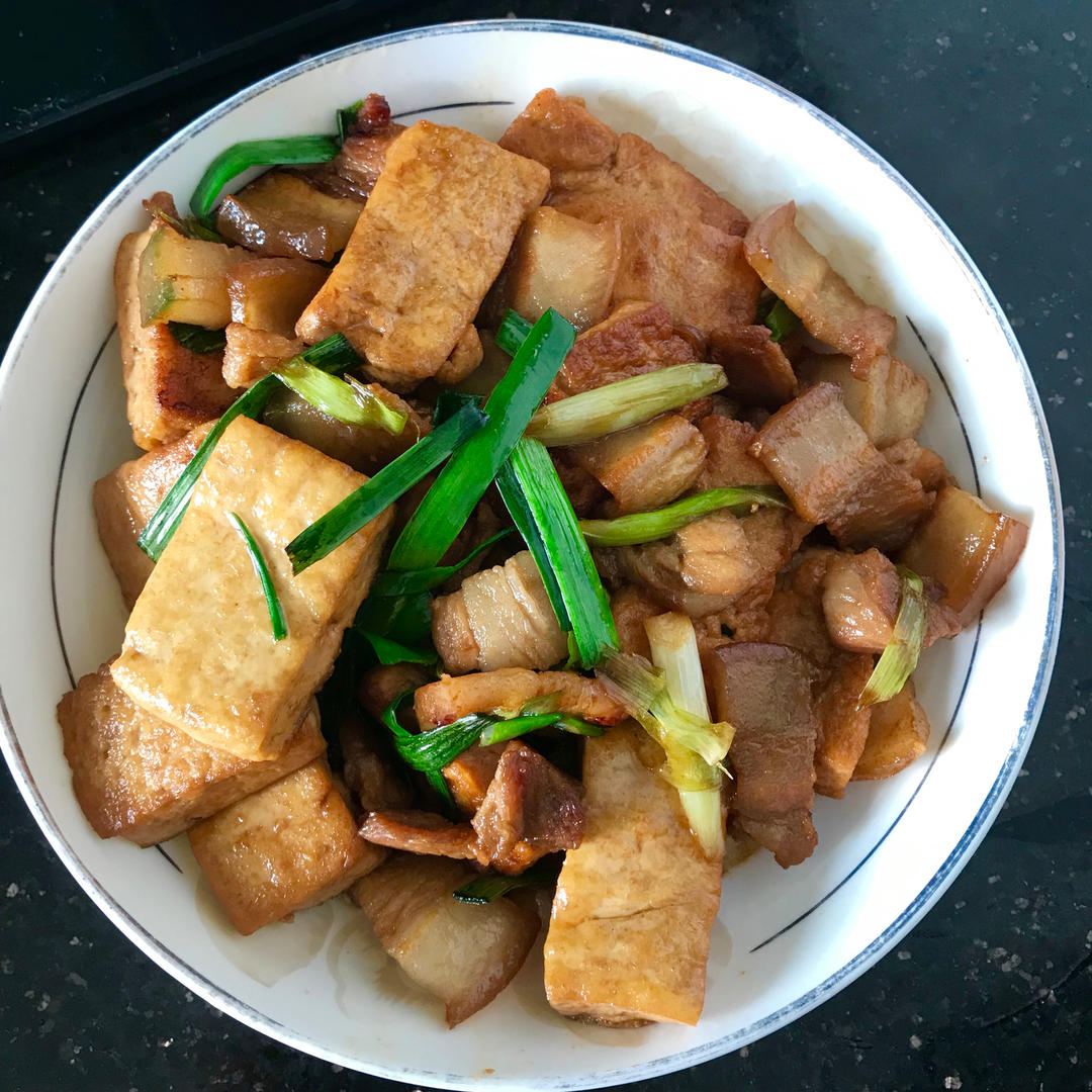 豆腐煎焖五花肉