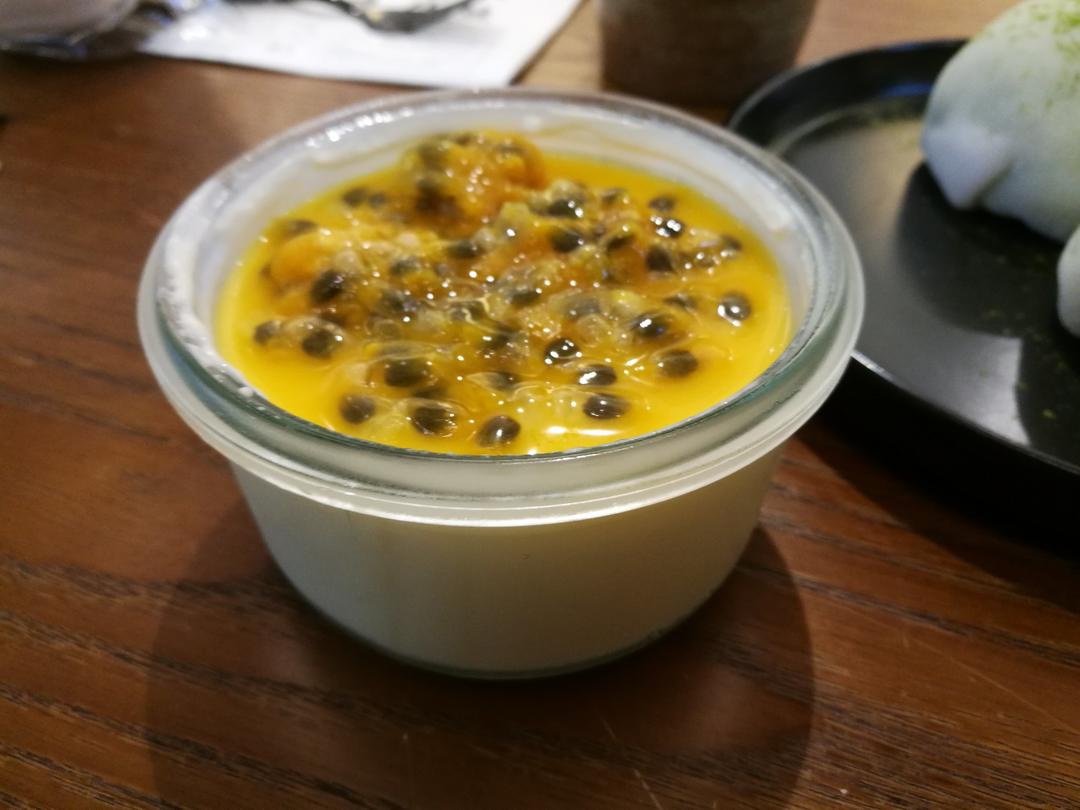 百香果酸奶意式奶冻<Passionfruit Yogurt Panna Cotta>