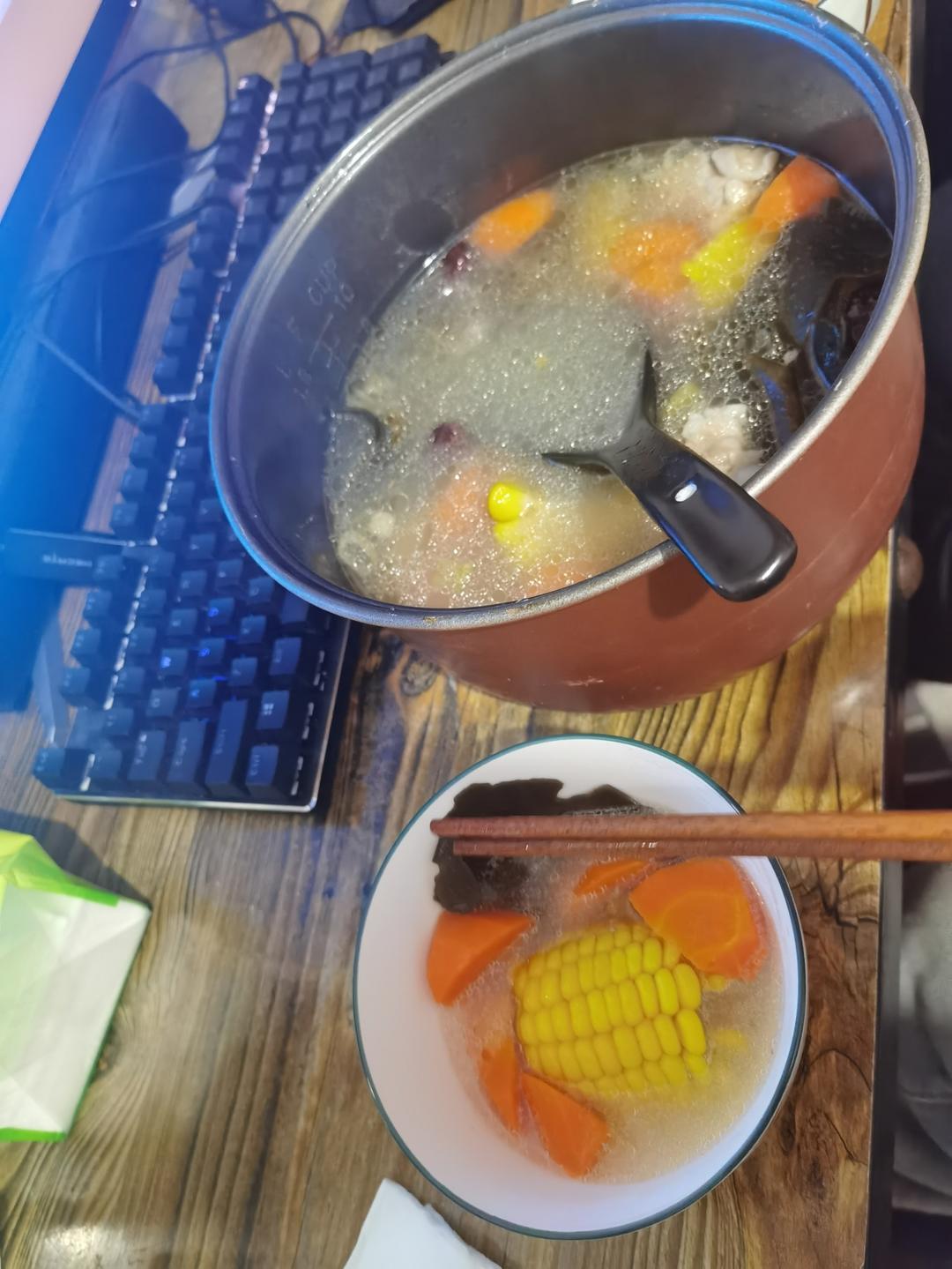 排骨玉米汤