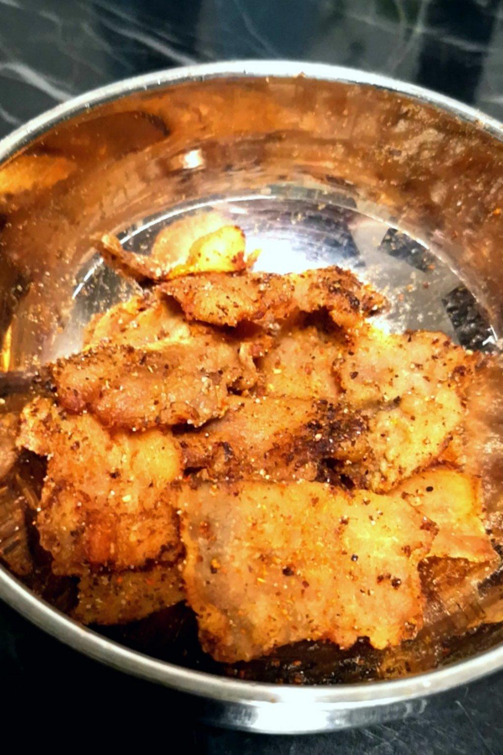 “椒盐五花肉” 一口炒锅就能吃到烧烤