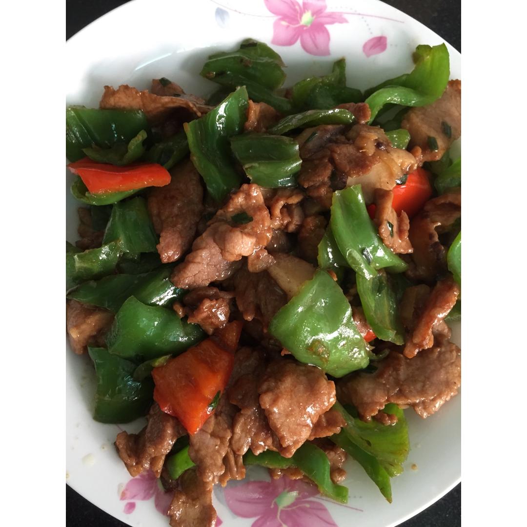 家常菜 爆炒里脊肉 糖悠悠s做的爆炒里脊肉 赞 猪里脊肉,鲜香菇,青椒