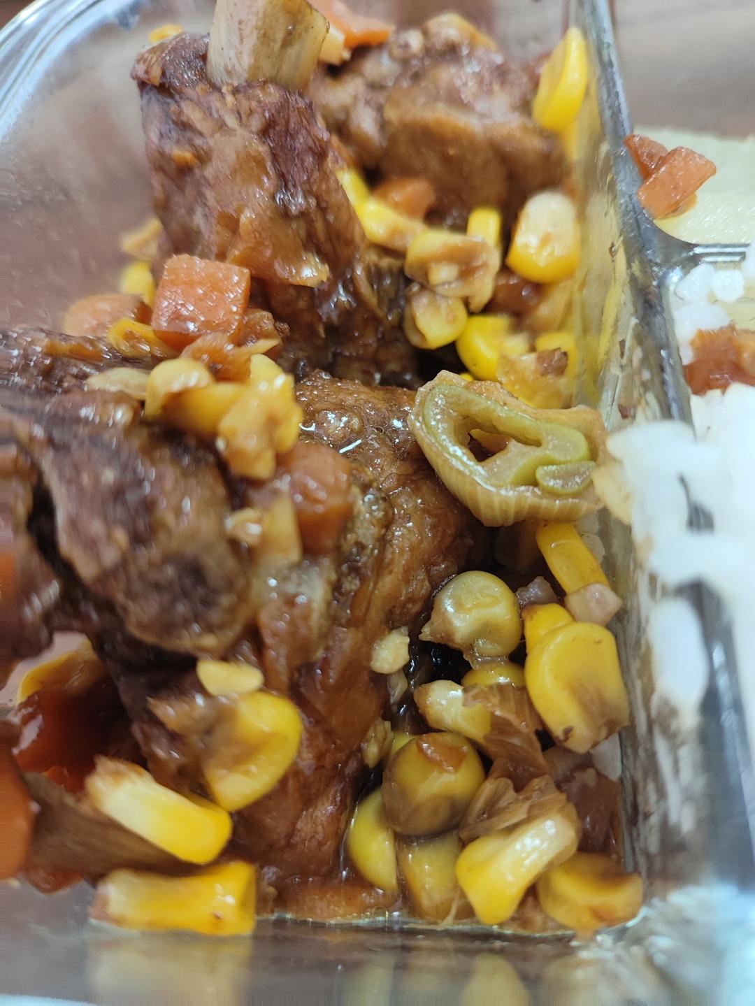 【排骨焖饭】