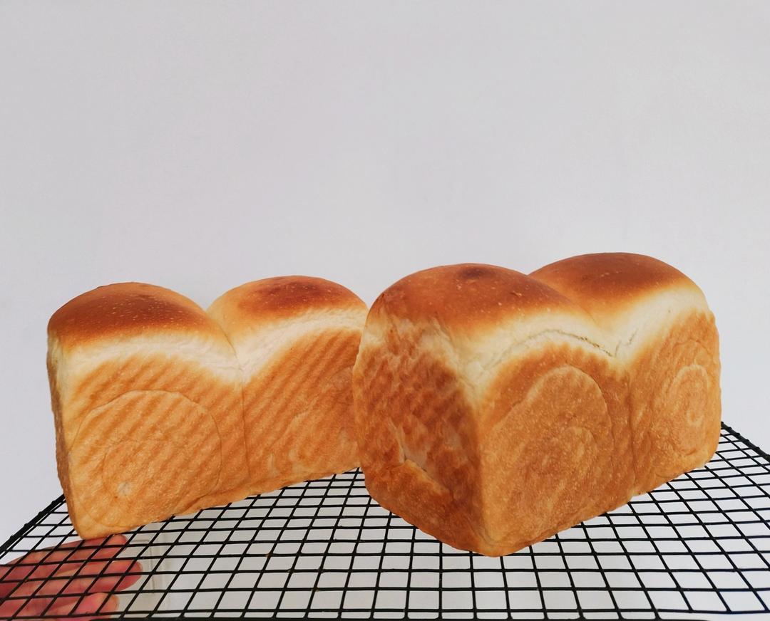 超级绵~奶白吐司