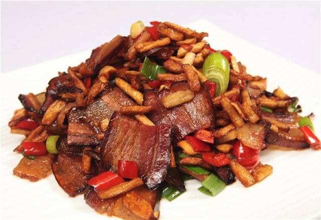 萝卜干腊肉