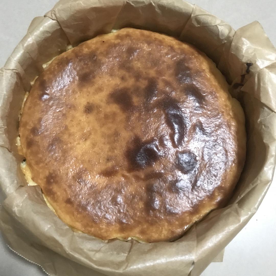 小山进公开食谱-使用大量牛奶，无淡奶油的巴斯克乳酪蛋糕