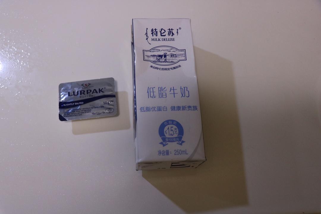 纯奶手撕吐司的做法 步骤1
