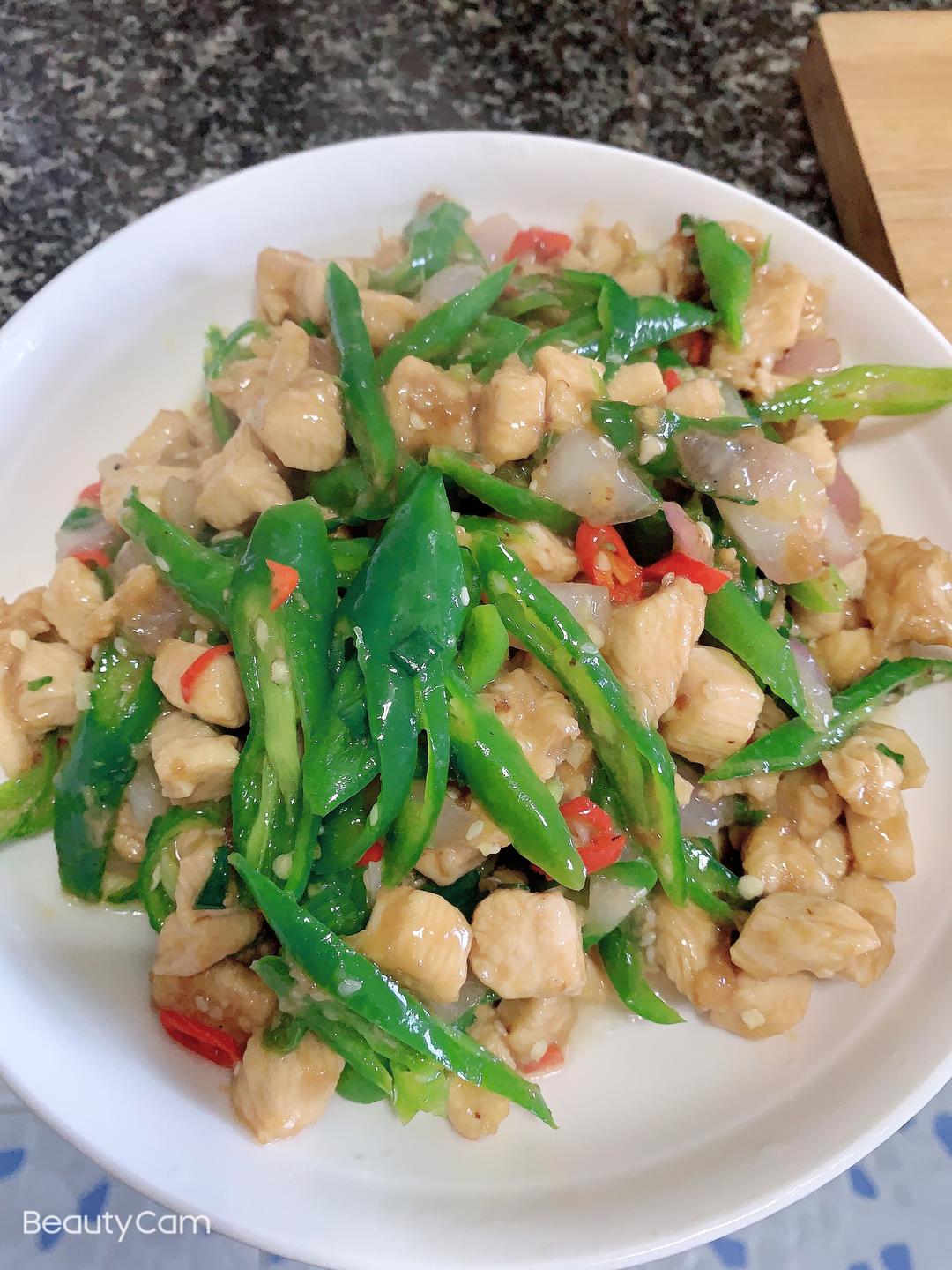 超下饭爆炒鸡胸肉的做法