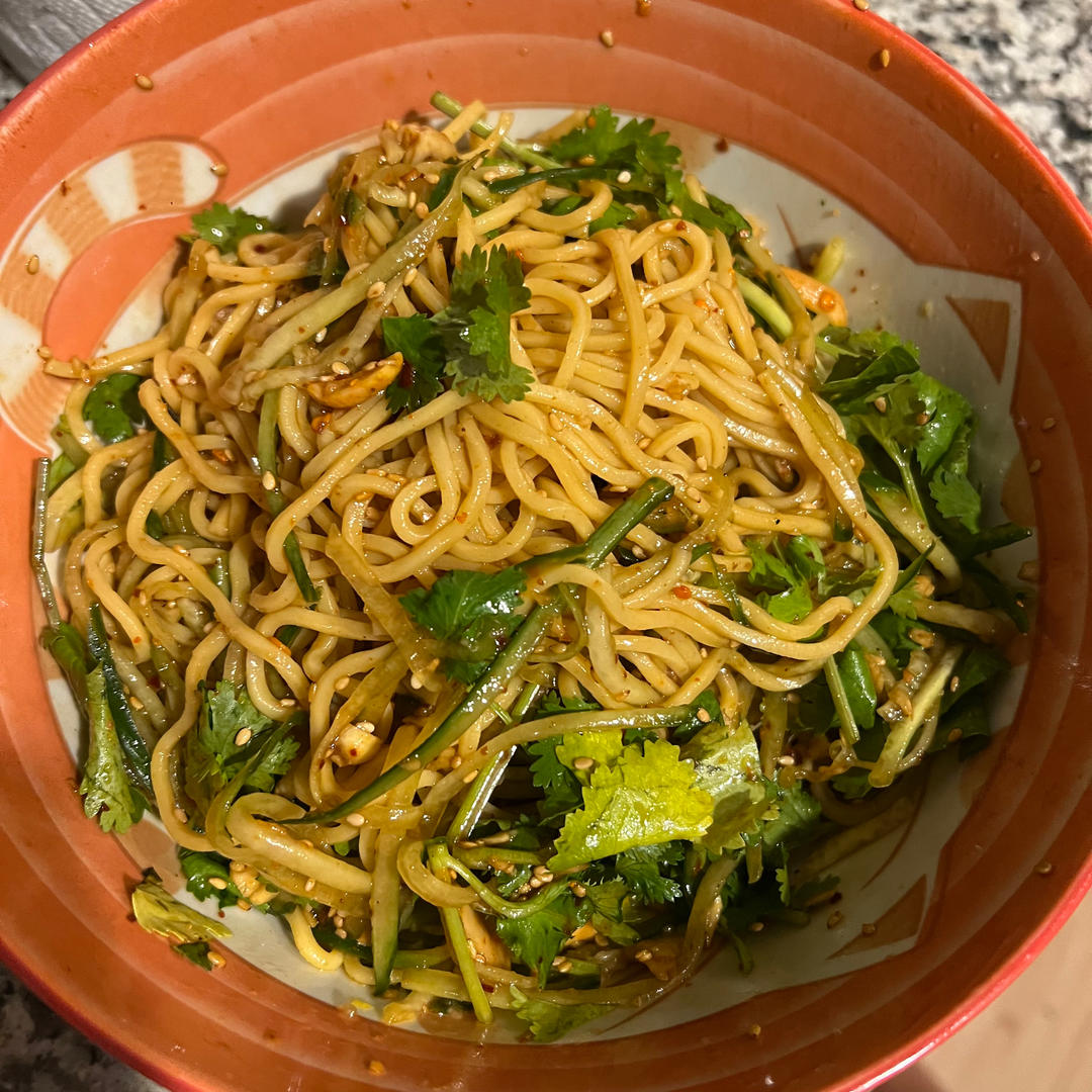 酸辣爽口的凉拌面！保证吃一次就上瘾