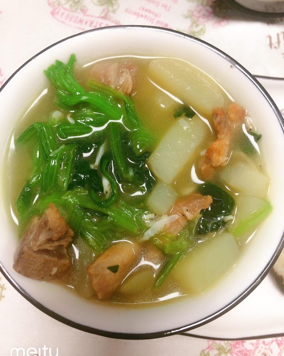 菠菜土豆条汤