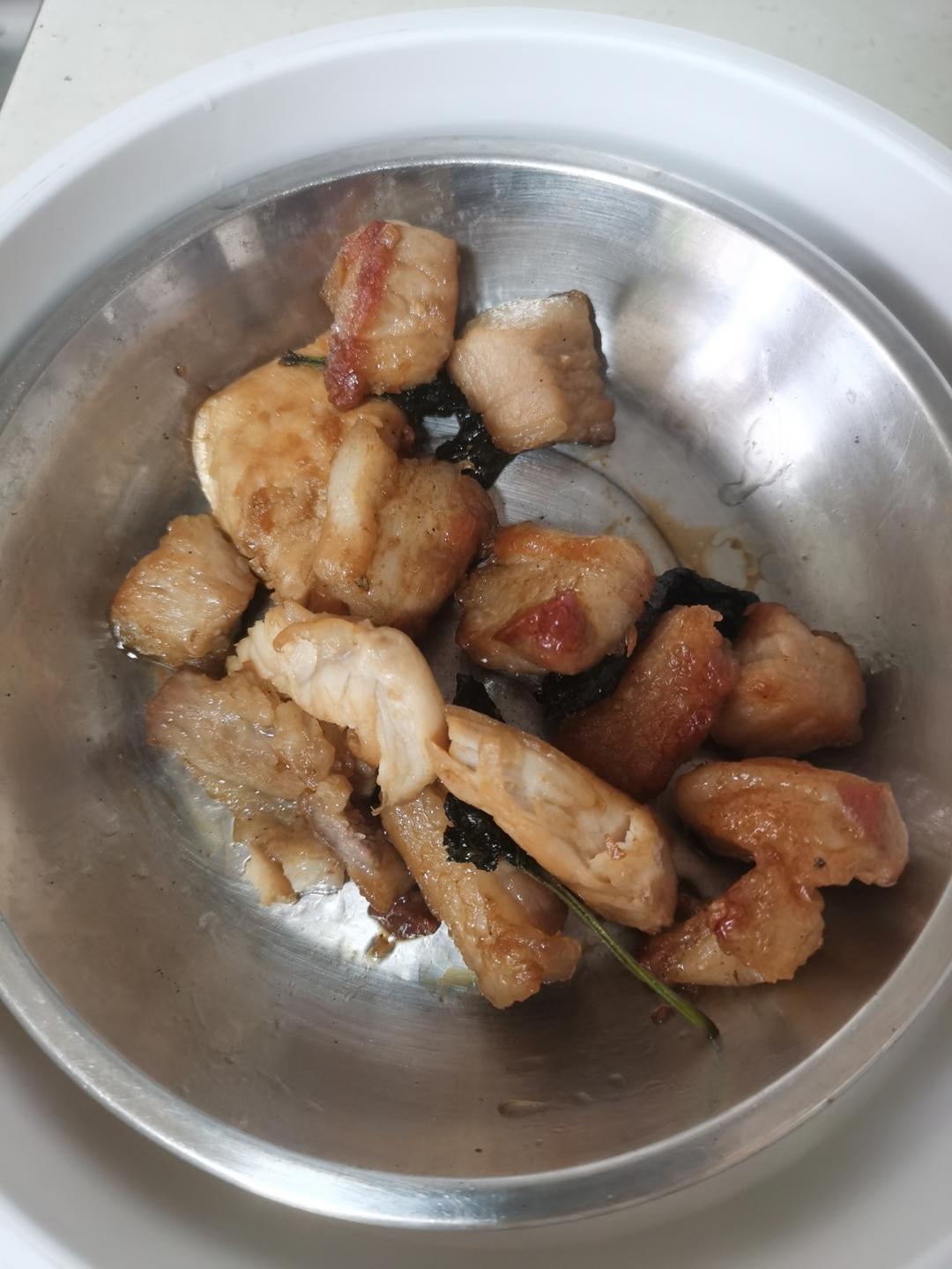 紫苏干煎五花肉