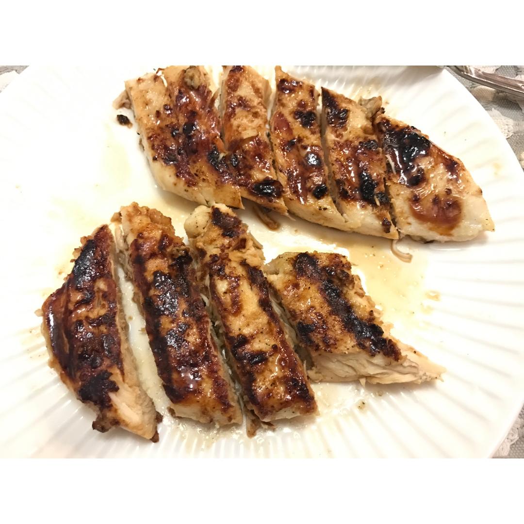 酷炫屌炸天好吃的煎鸡胸肉（香蒜蜂蜜煎鸡胸肉）