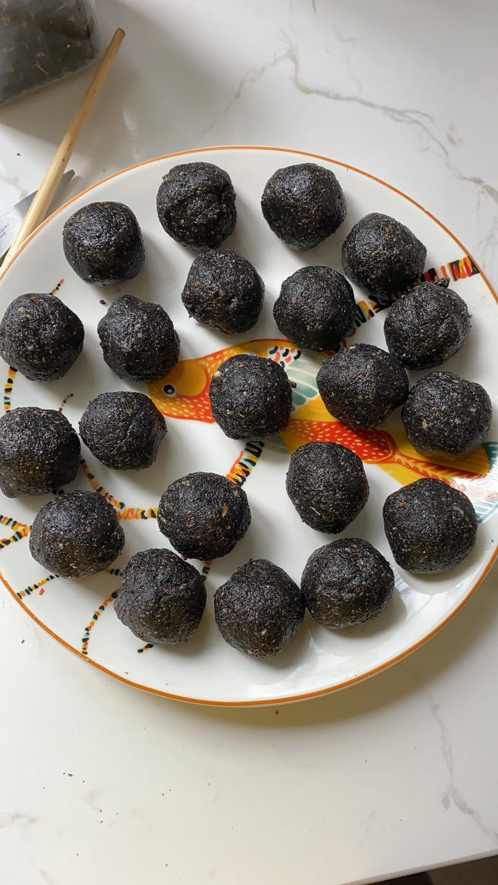 黑芝麻核桃乌发丸