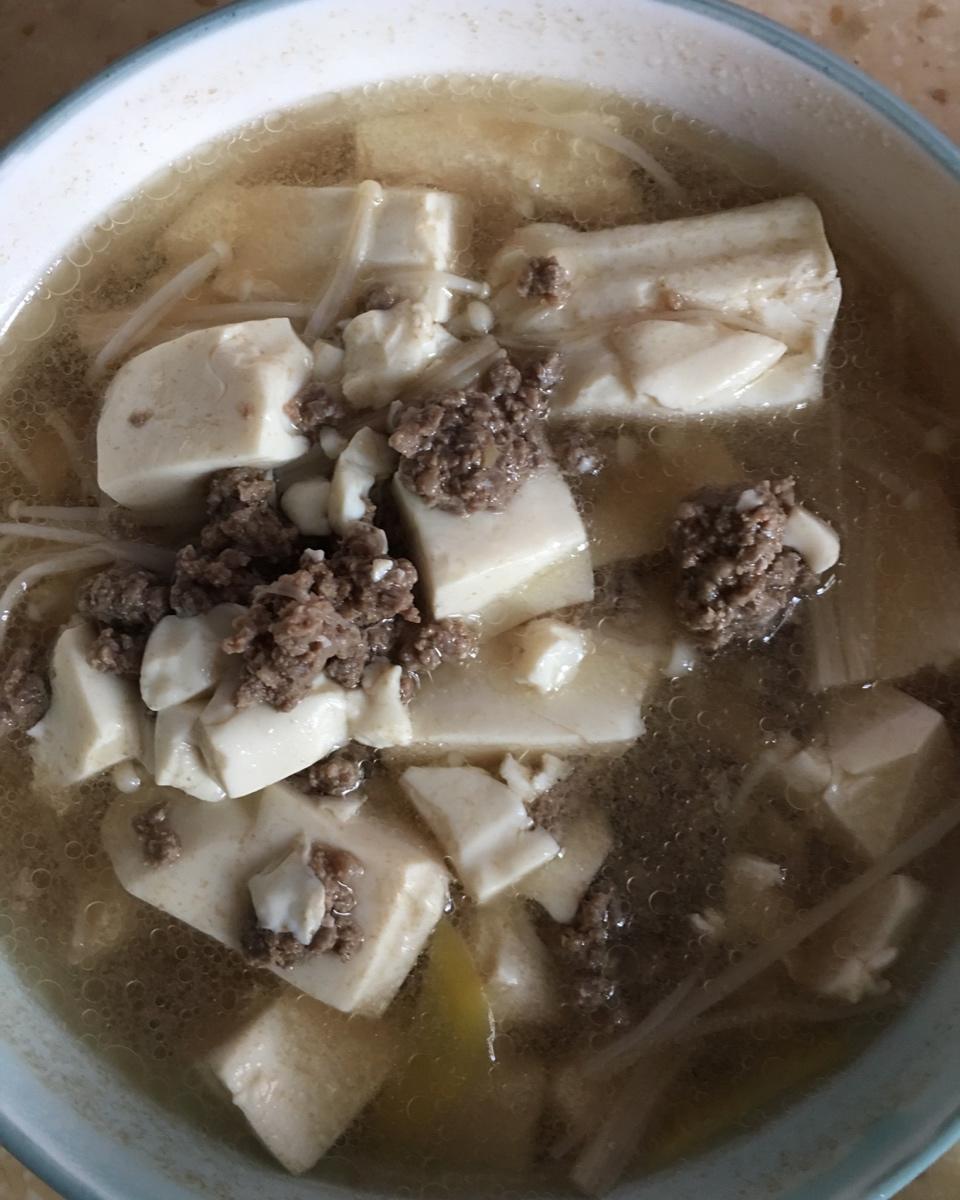 金针菇豆腐肉丝汤