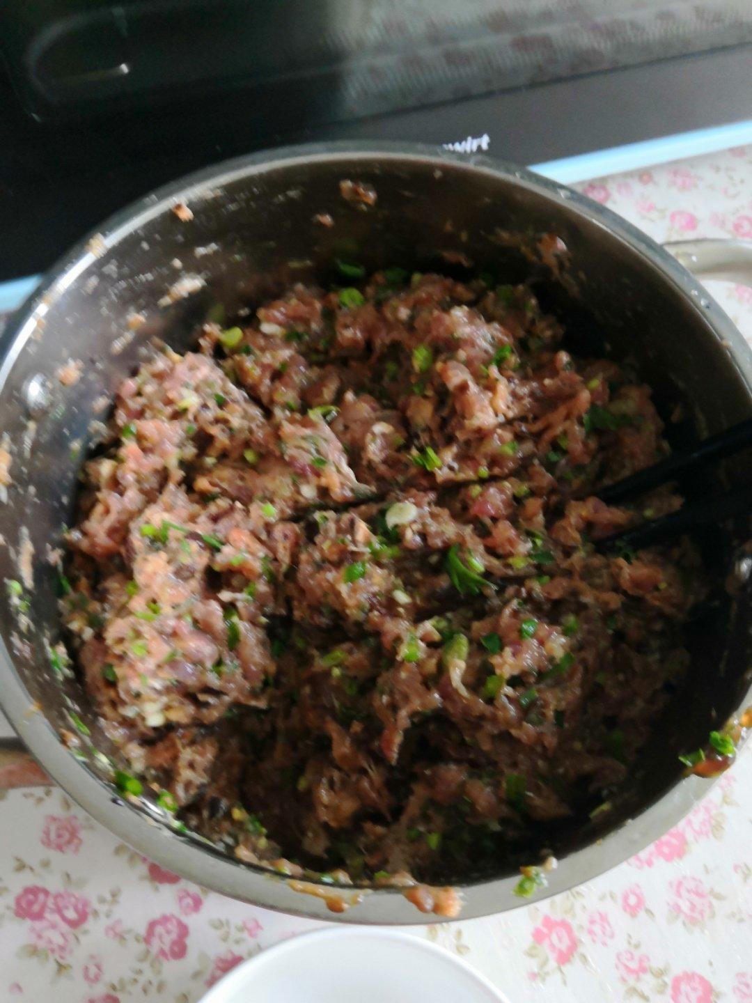 论肉馅的拌制方法